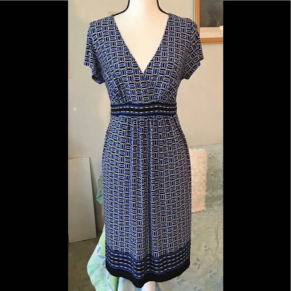 ✅Motherhood Maternity dress with belt. M
